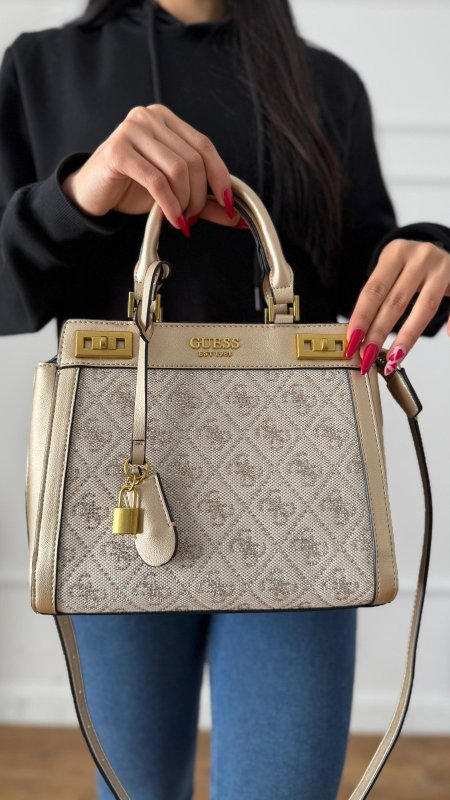 شنطة - Guess / شامل علبة الشركة